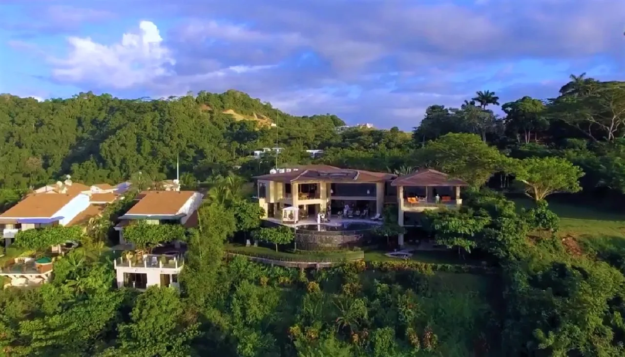 Exclusive Luxury Home Casa Faro Azul