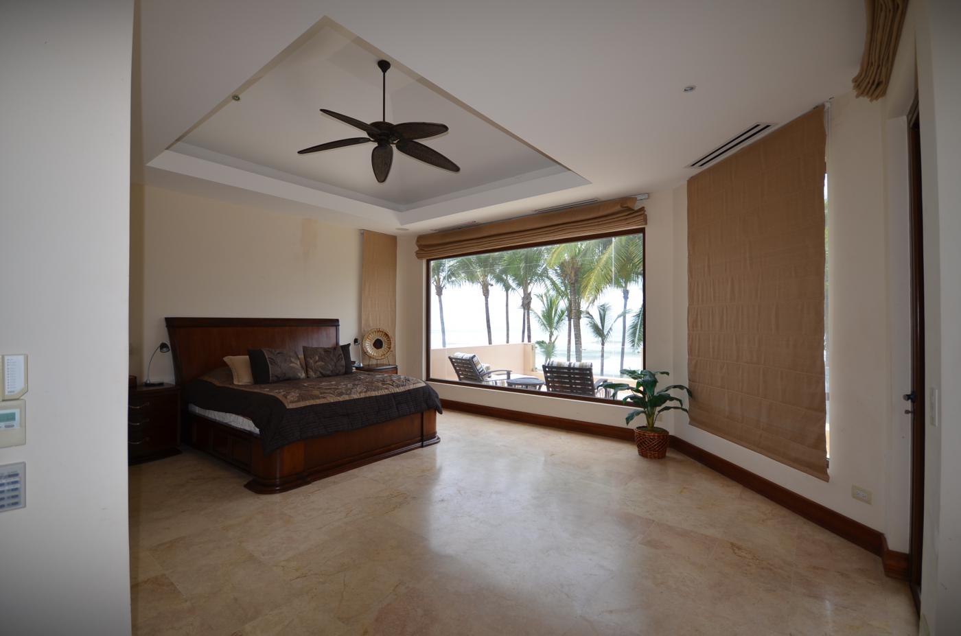 Title Luxury Ocean Front home For Sale (8)